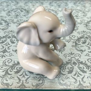 Vintage adorable small elephant figurine